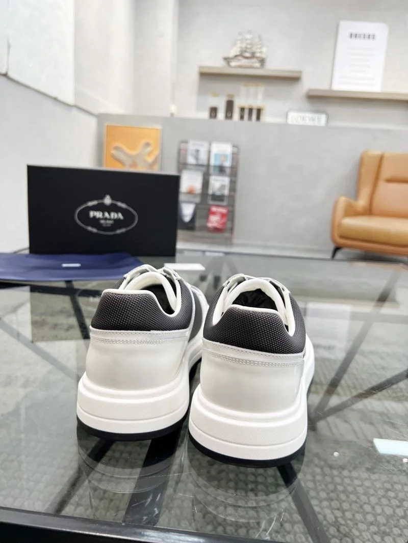 Prada Low Shoes Unisex 33970