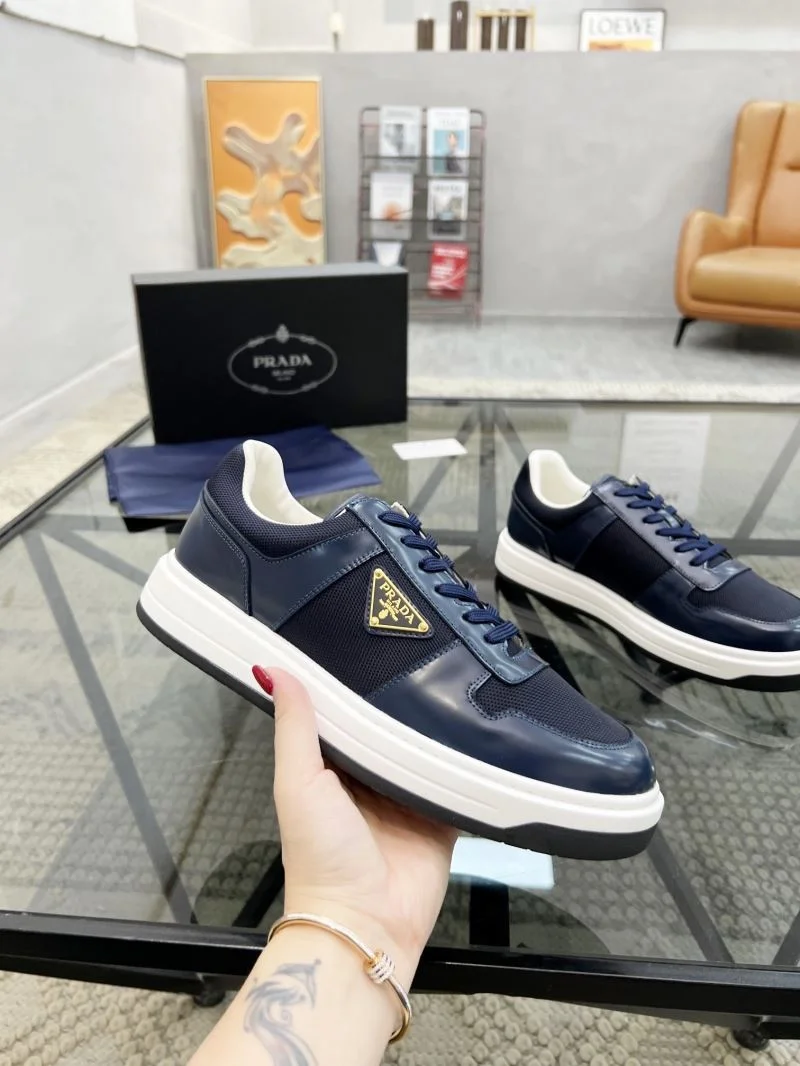 Prada Low Shoes WaterResistant 33976