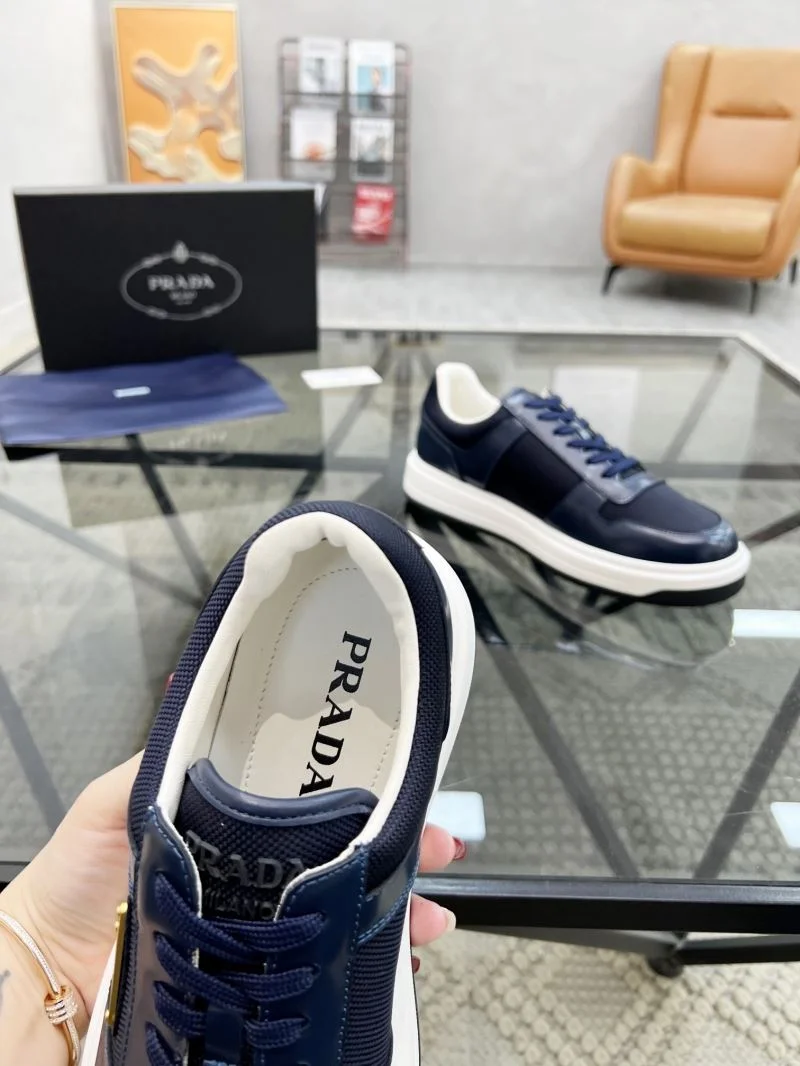 Prada Low Shoes WaterResistant 33976