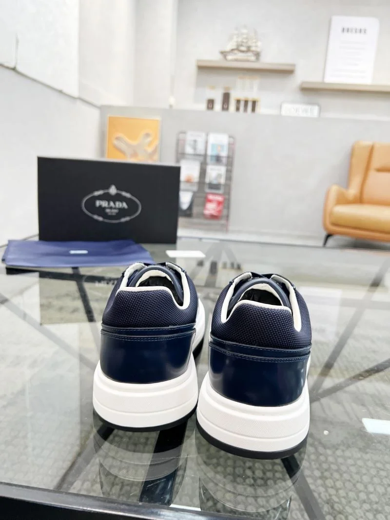 Prada Low Shoes WaterResistant 33976