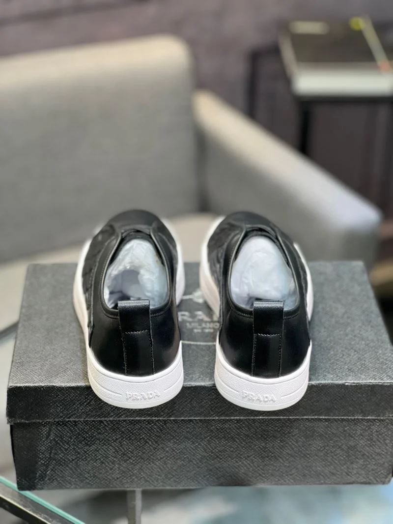 Unisex Prada Low Shoes 33968
