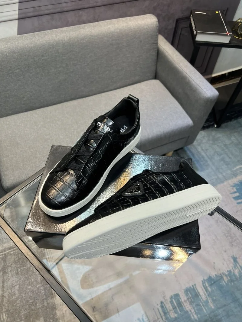 Effortless Prada Low Shoes 33960