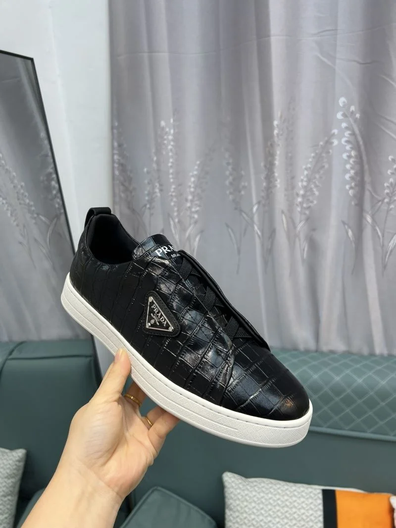 Effortless Prada Low Shoes 33960