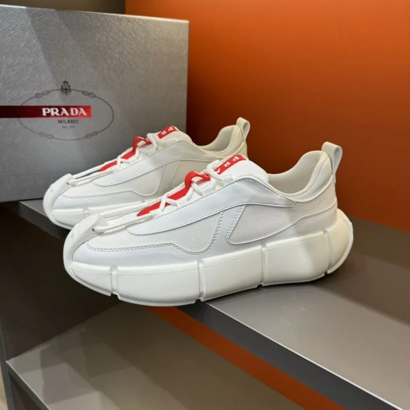 Minimalist Prada Low Shoes 33974