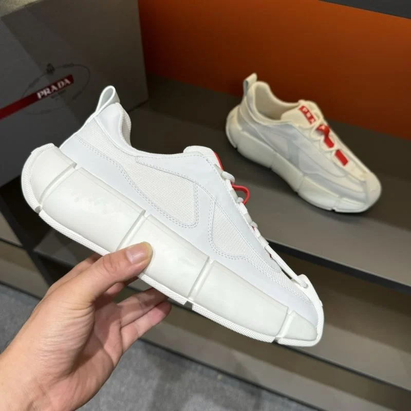 Minimalist Prada Low Shoes 33974