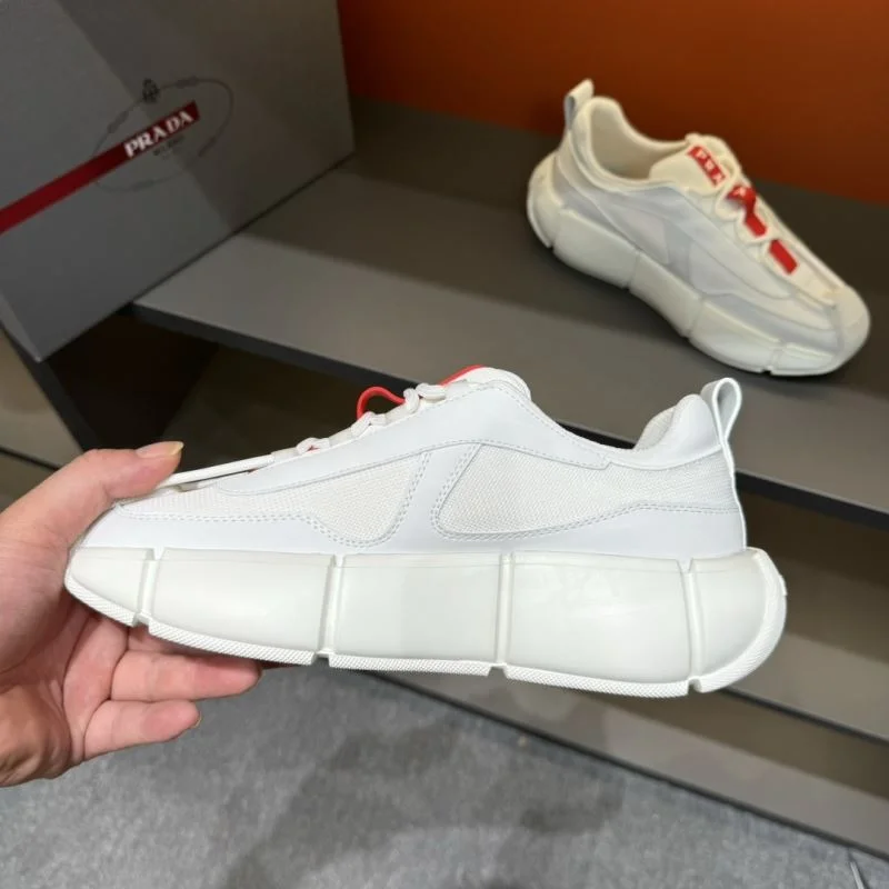 Minimalist Prada Low Shoes 33974
