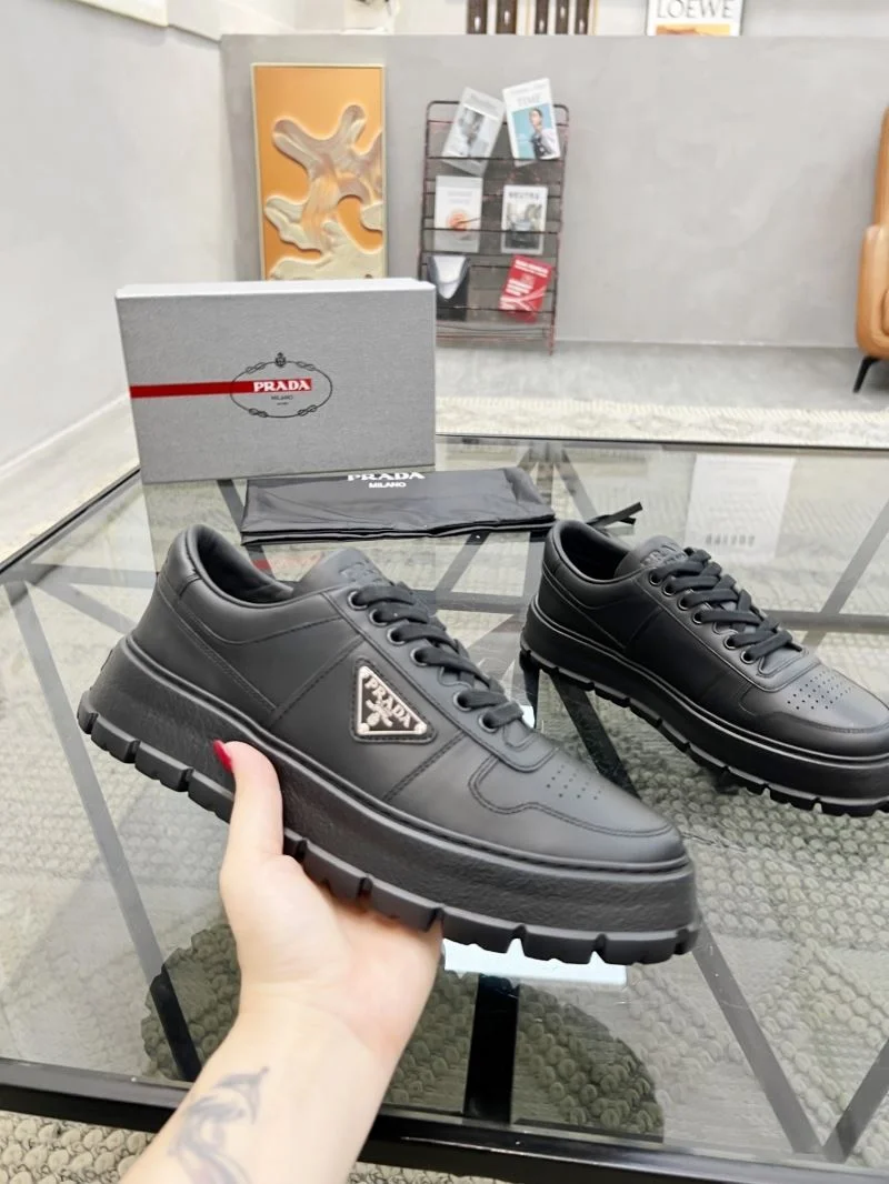 Prada Low Shoes Premium 33930