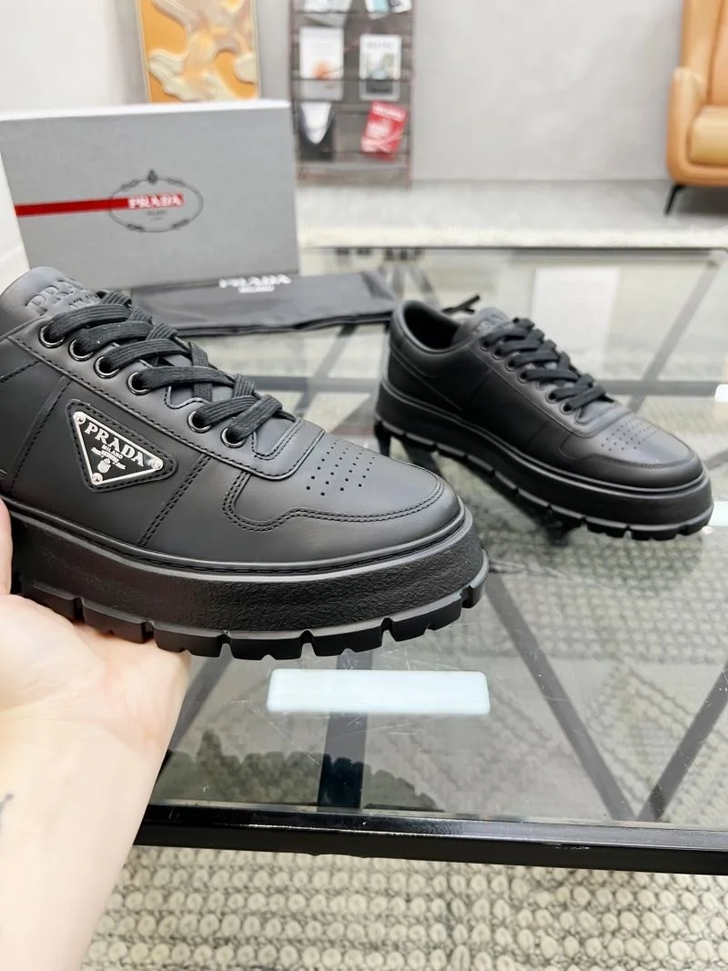Prada Low Shoes Premium 33930