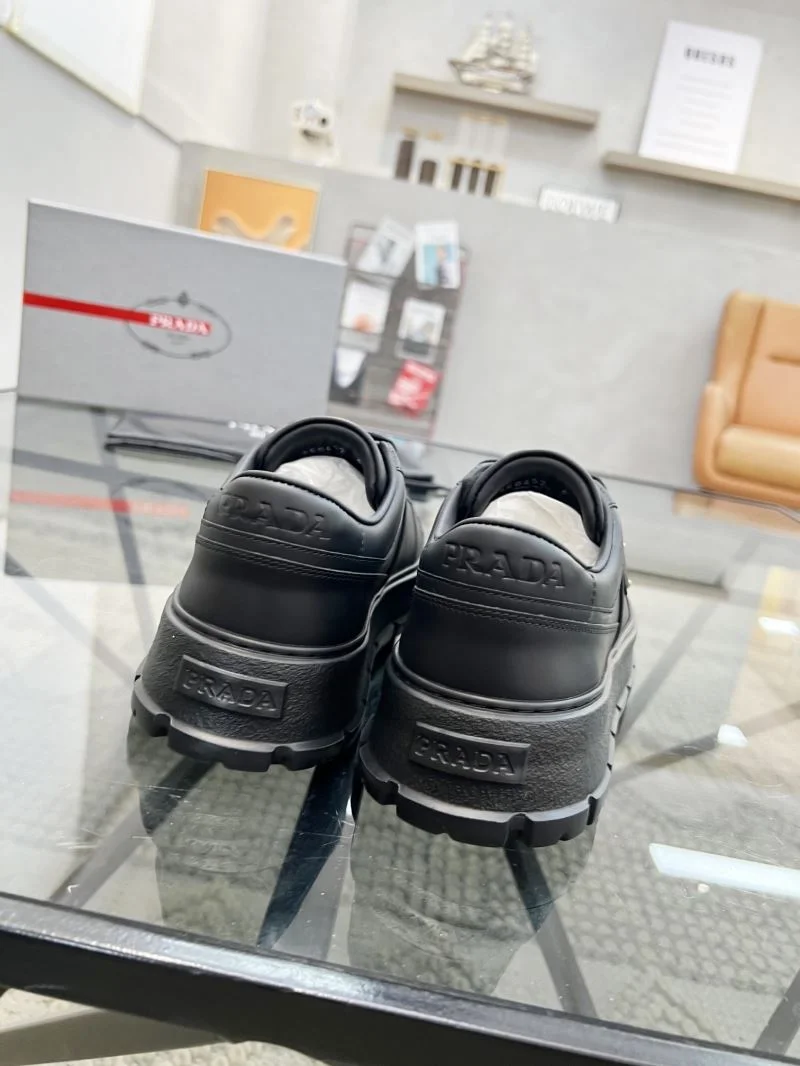 Prada Low Shoes Premium 33930