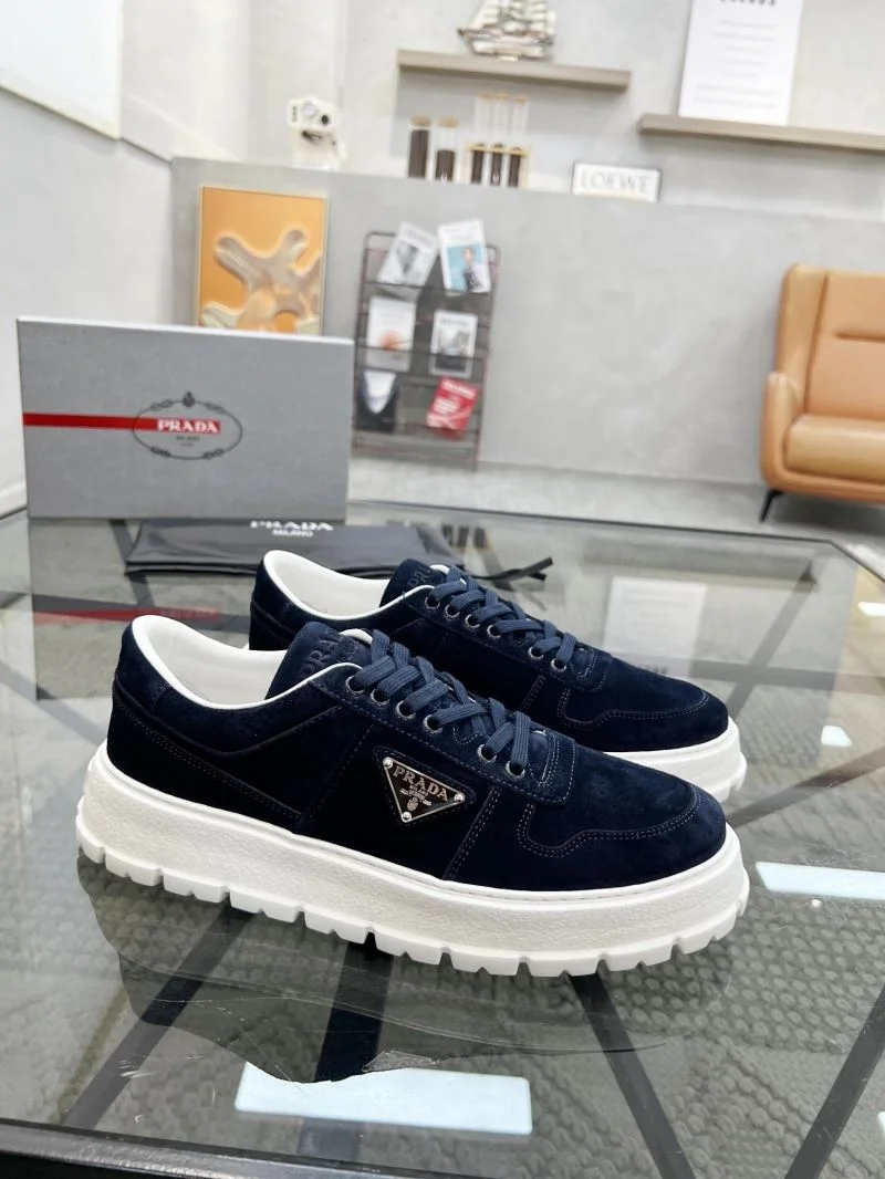 Vibrant Prada Low Shoes 33916