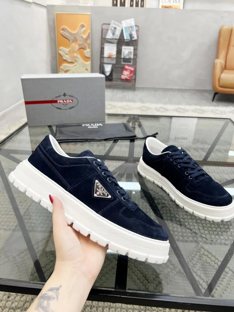 Vibrant Prada Low Shoes 33916