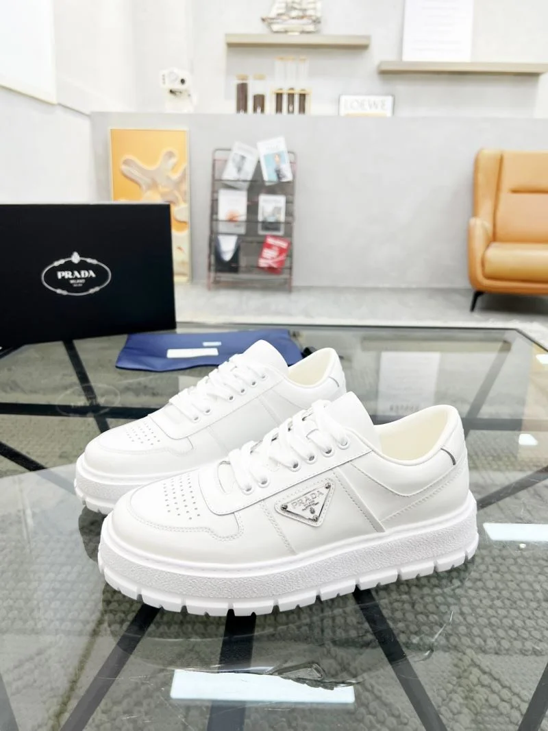 Prada Low Shoes Bright 33929