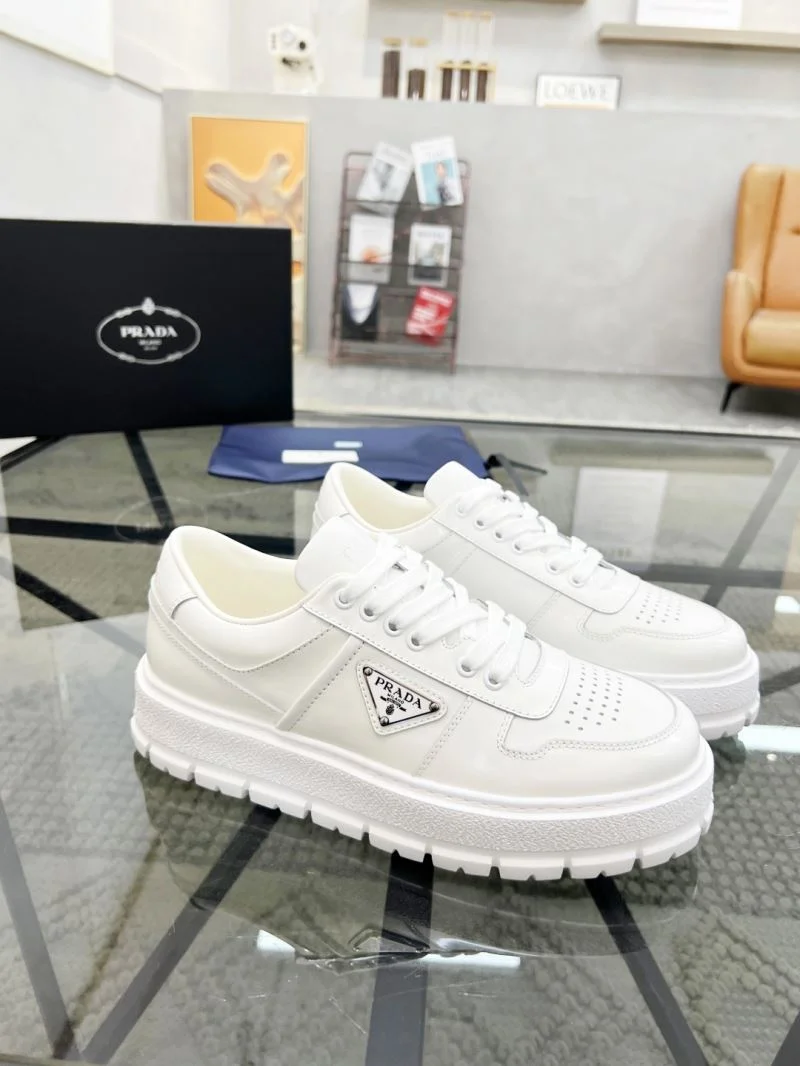 Prada Low Shoes Bright 33929