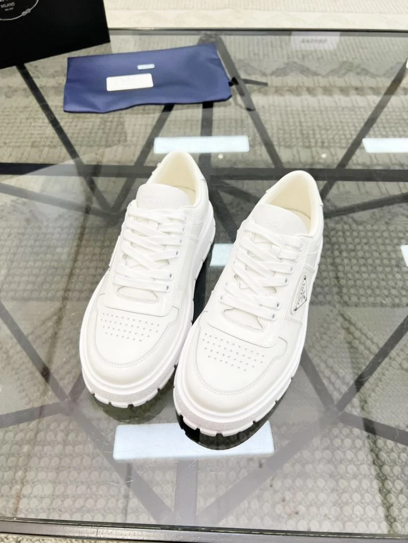 Prada Low Shoes Bright 33929