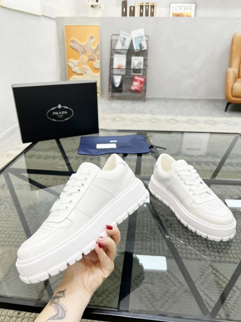 Prada Low Shoes Bright 33929