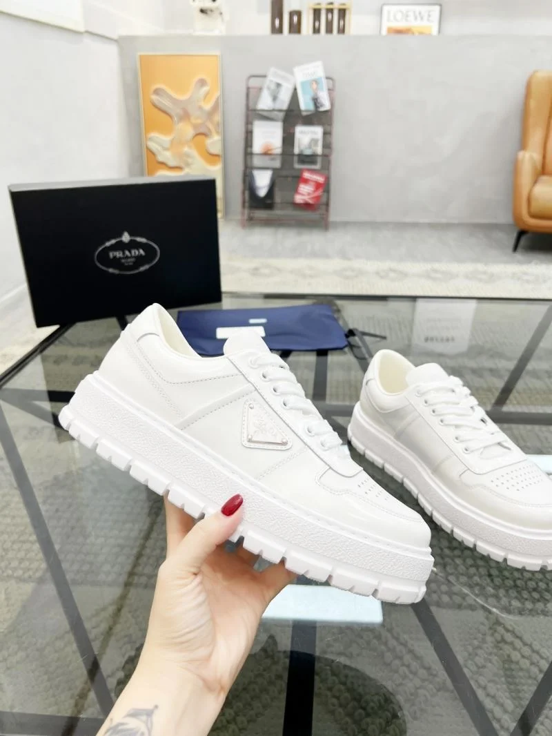 Prada Low Shoes Bright 33929