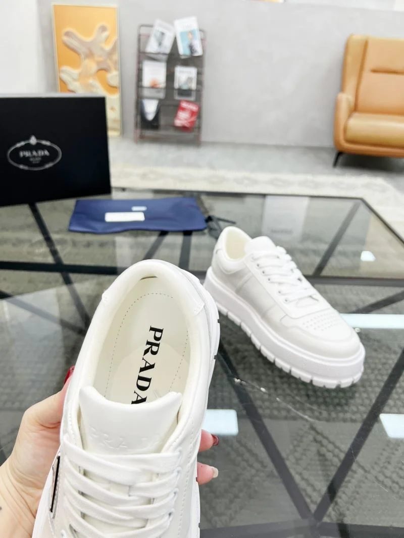 Prada Low Shoes Bright 33929