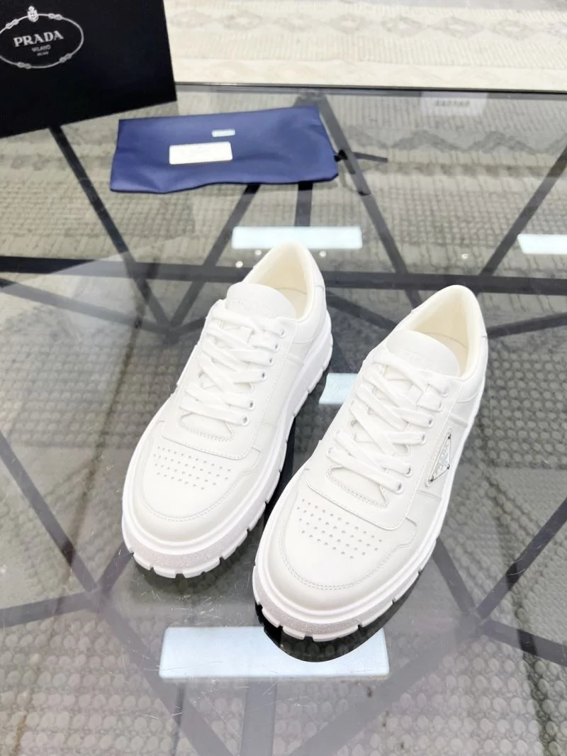 RelaxedFit Prada Low Shoes 33927