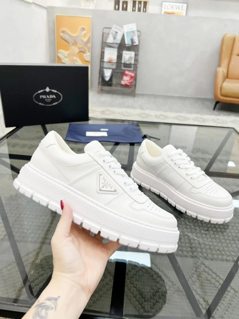 RelaxedFit Prada Low Shoes 33927