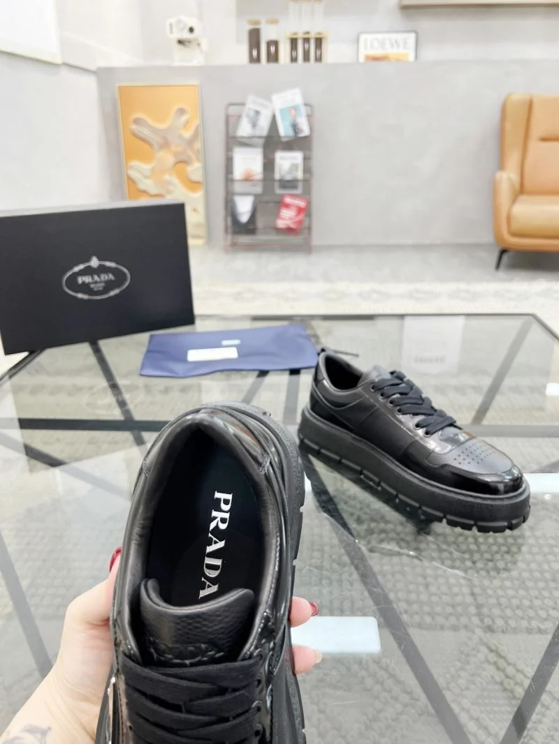 Lightweight Prada Low Shoes 33912