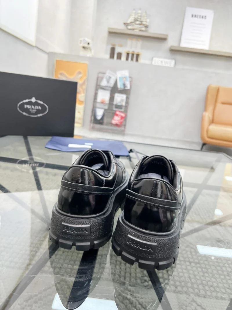 Lightweight Prada Low Shoes 33912