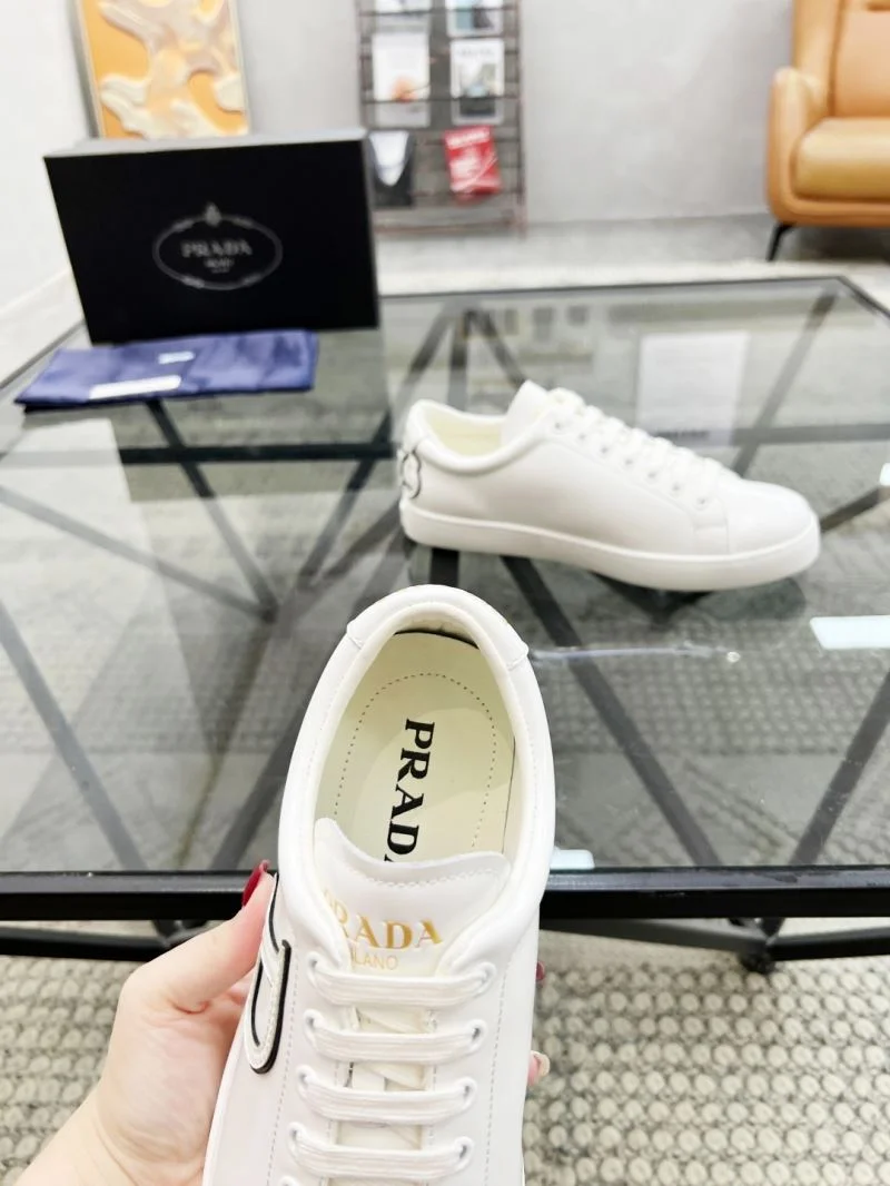 Prada Low Shoes EasyCare 33931