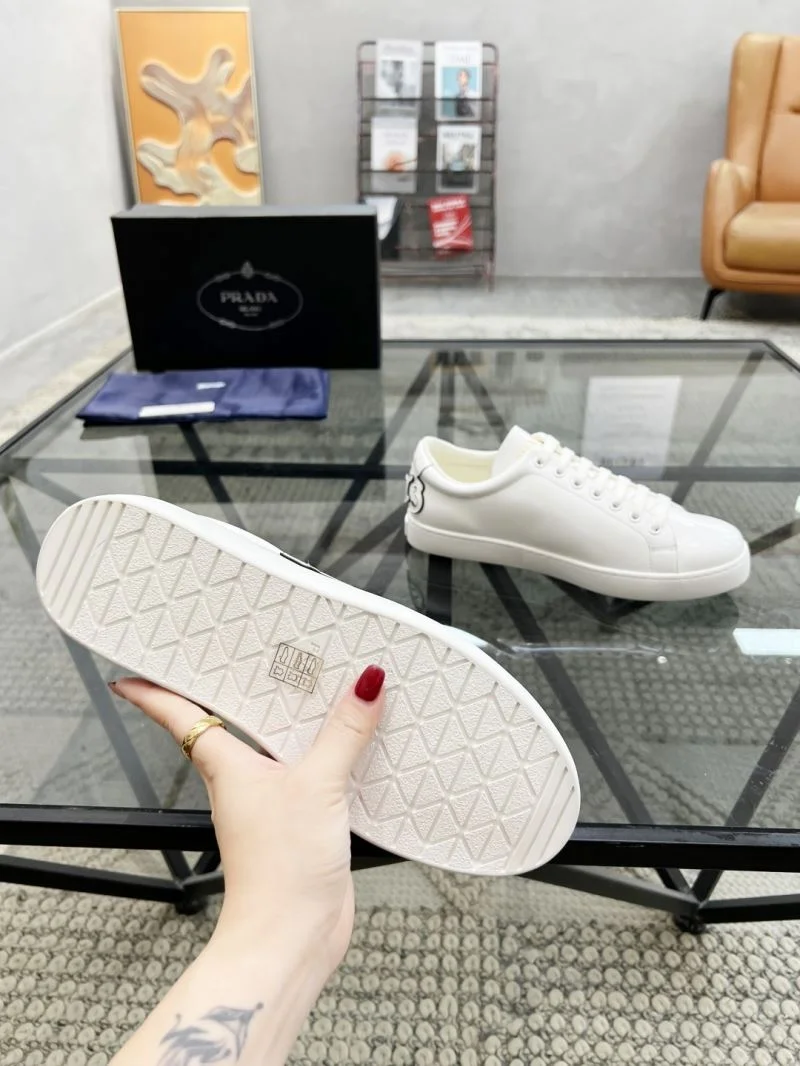 Prada Low Shoes EasyCare 33931