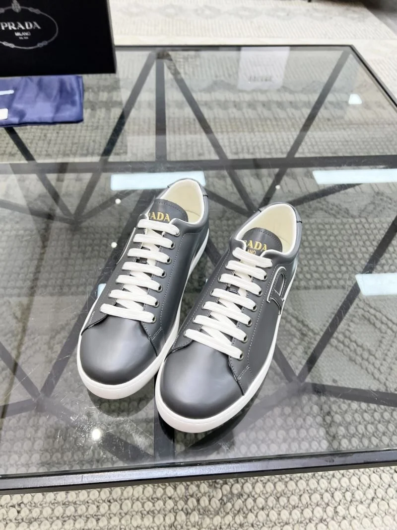 Classic Prada Low Shoes 33938