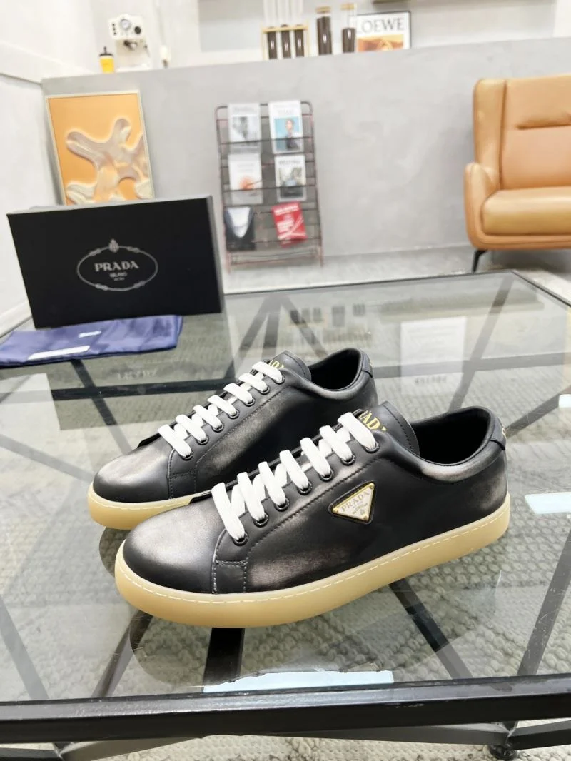 Prada Low Shoes Minimalist 33940