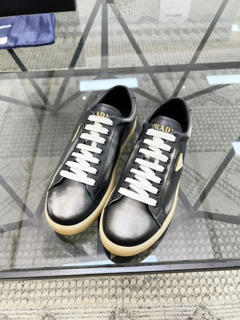 Prada Low Shoes Minimalist 33940