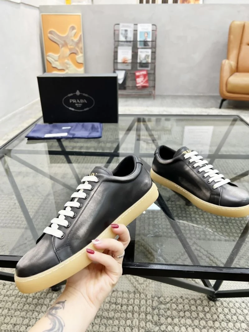 Prada Low Shoes Minimalist 33940