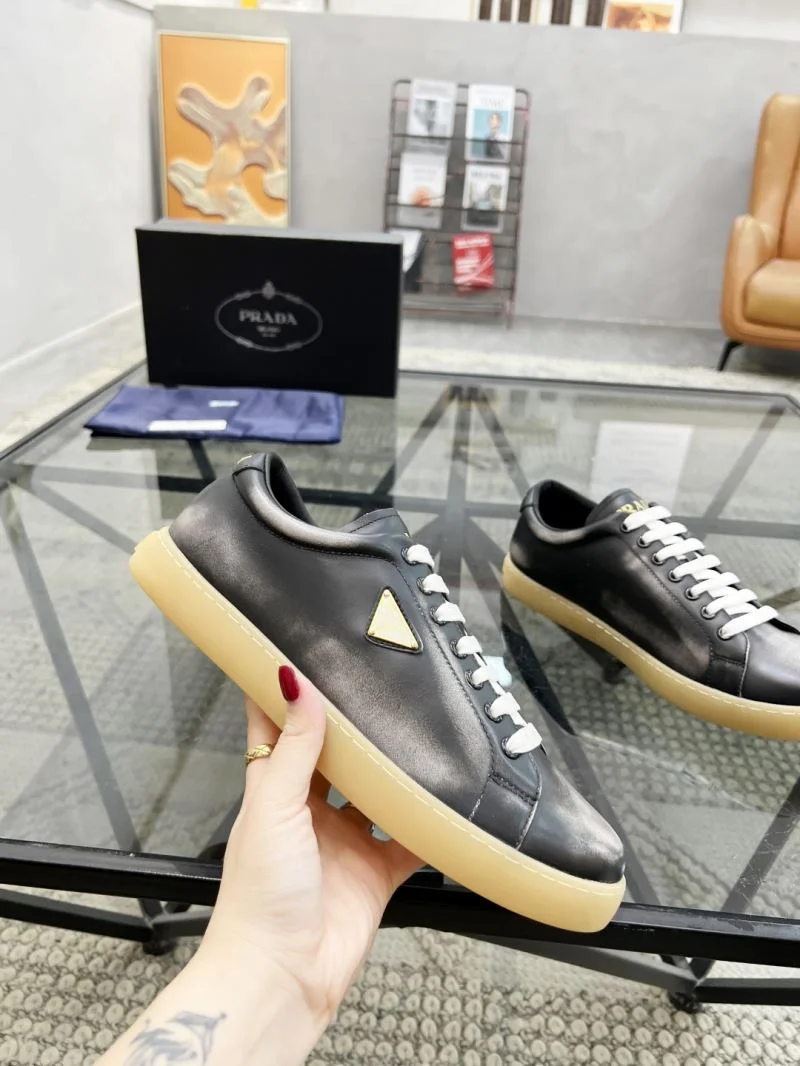 Prada Low Shoes Minimalist 33940