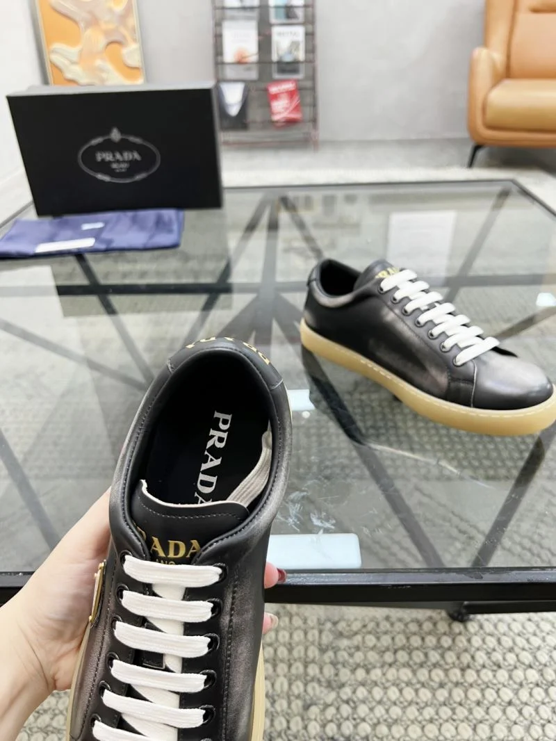 Prada Low Shoes Minimalist 33940