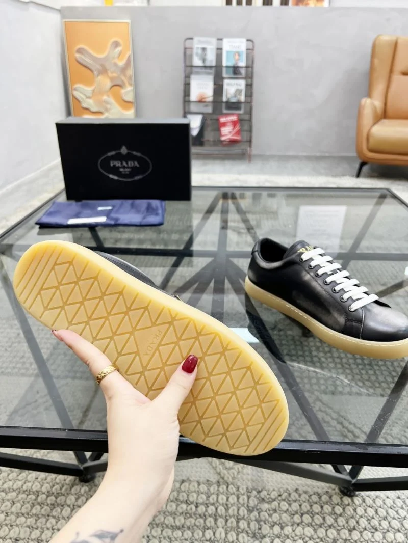 Prada Low Shoes Minimalist 33940