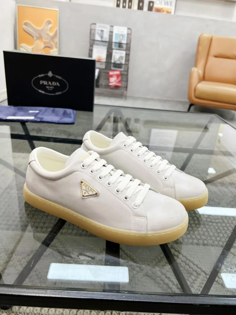 Prada Low Shoes Minimalist 33923