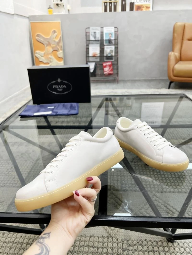 Prada Low Shoes Minimalist 33923