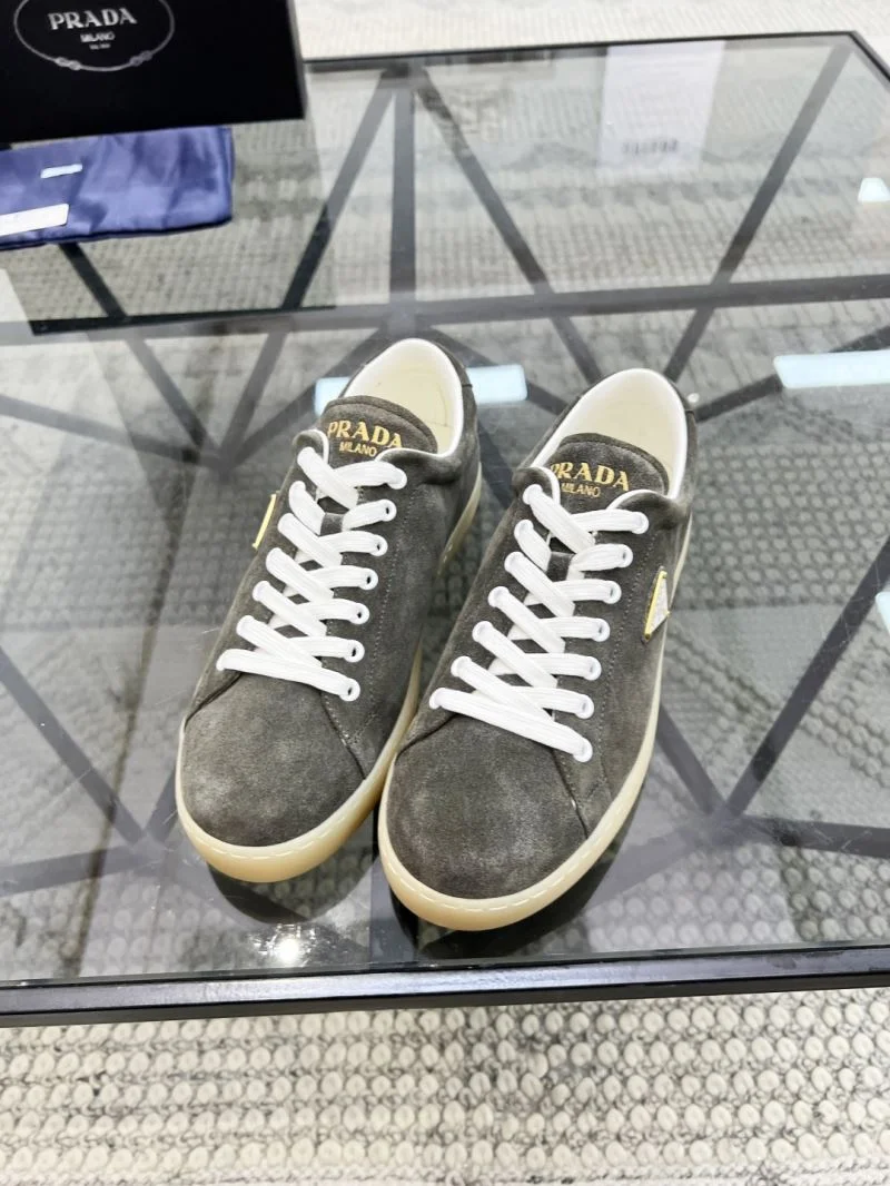 Prada Low Shoes EasyCare 33924
