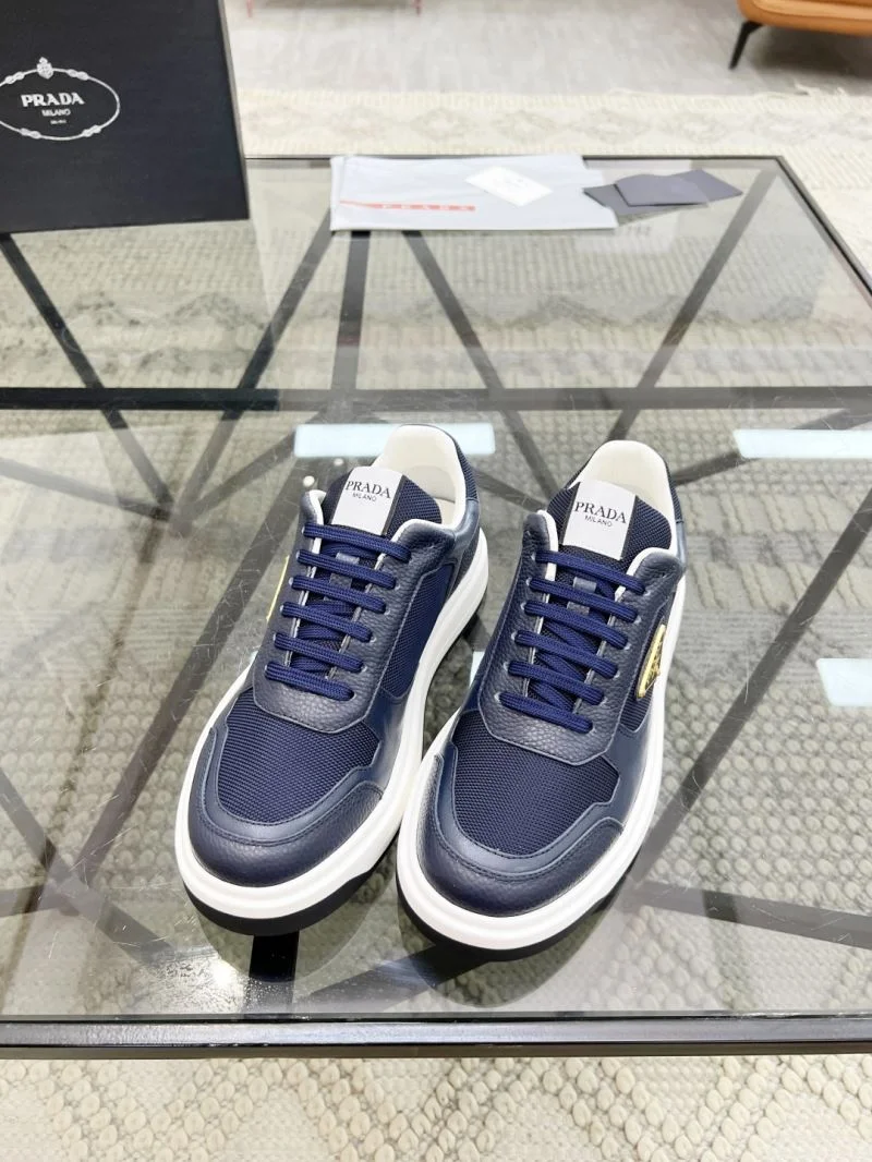 Minimalist Prada Low Shoes 33906