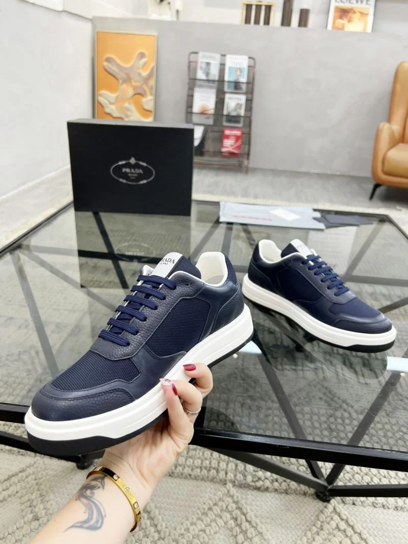 Minimalist Prada Low Shoes 33906