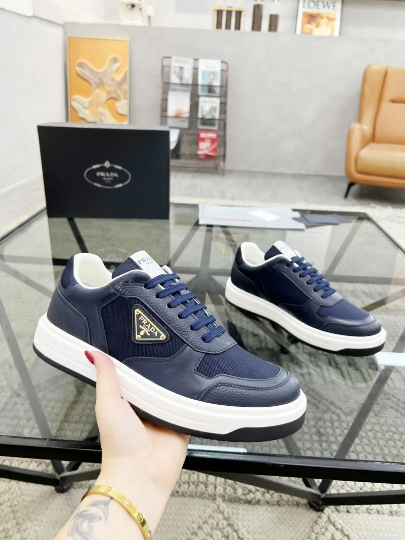 Minimalist Prada Low Shoes 33906