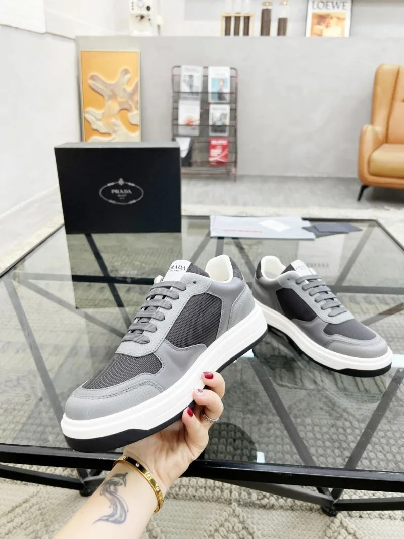 Prada Low Shoes Elegant 33914