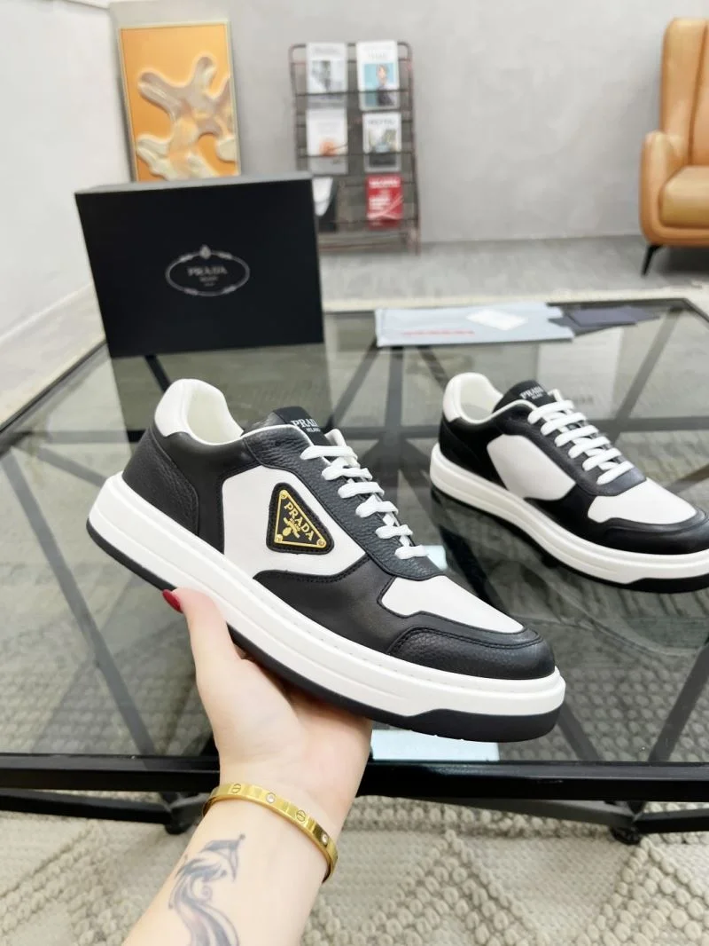 Stylish Prada Low Shoes 33919