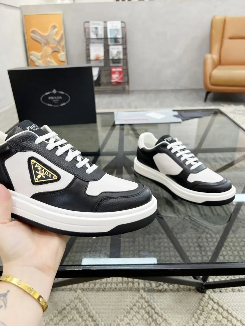 Stylish Prada Low Shoes 33919