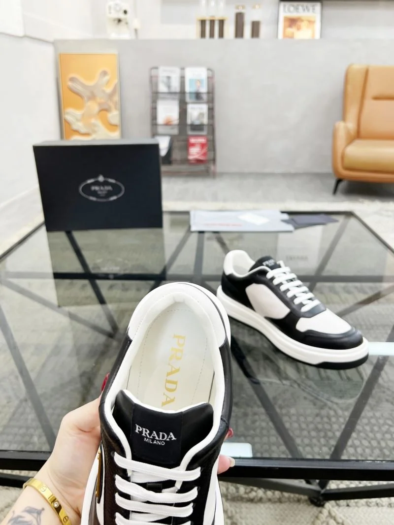 Stylish Prada Low Shoes 33919