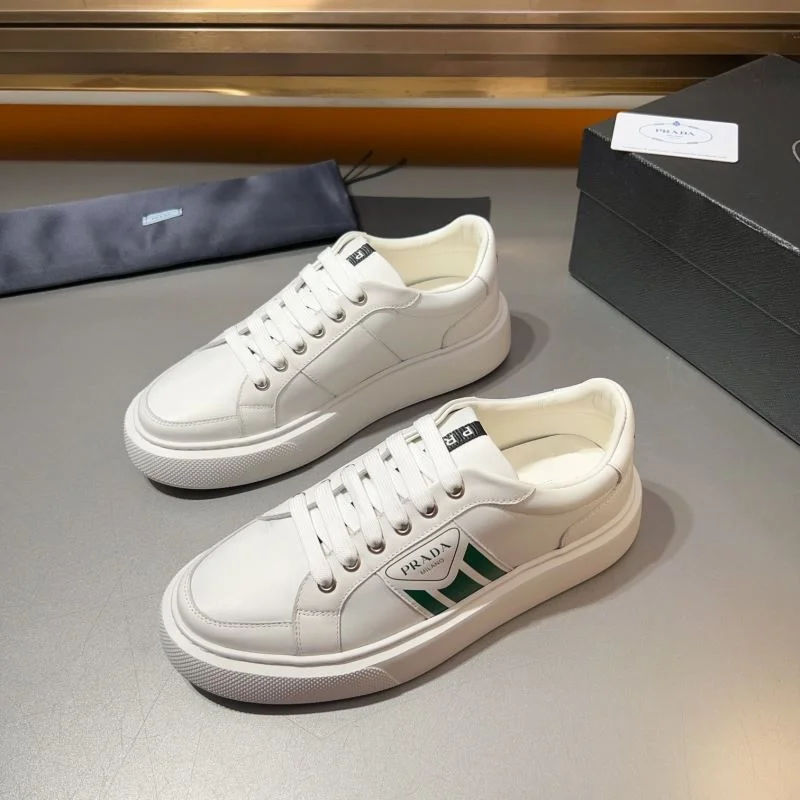 Supportive Prada Low Shoes 33908