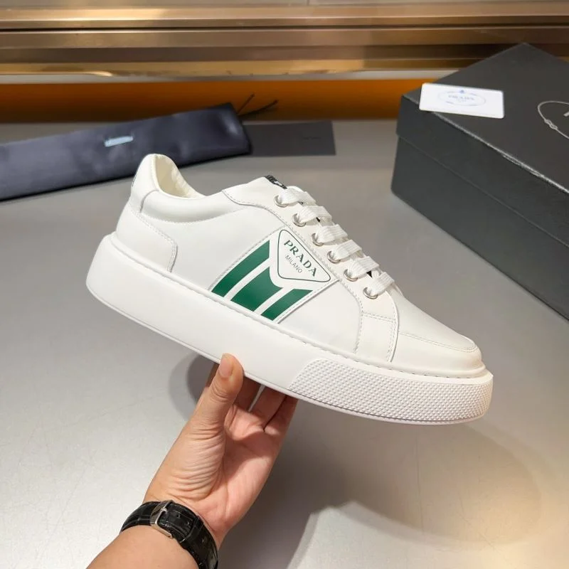 Supportive Prada Low Shoes 33908