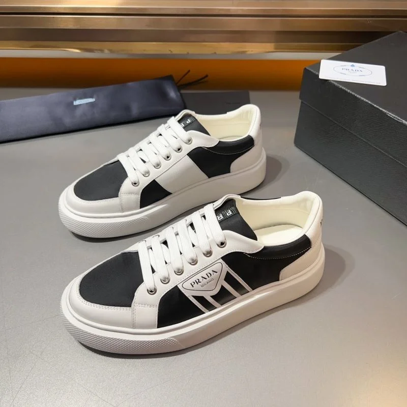 Prada Low Shoes ZipUp 33936