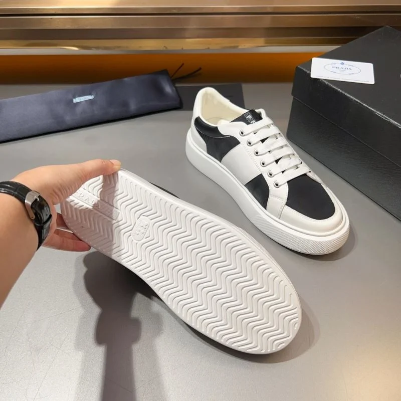 Prada Low Shoes ZipUp 33936