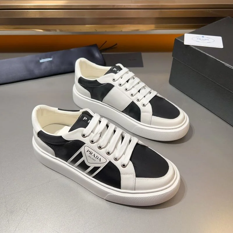 Prada Low Shoes ZipUp 33936