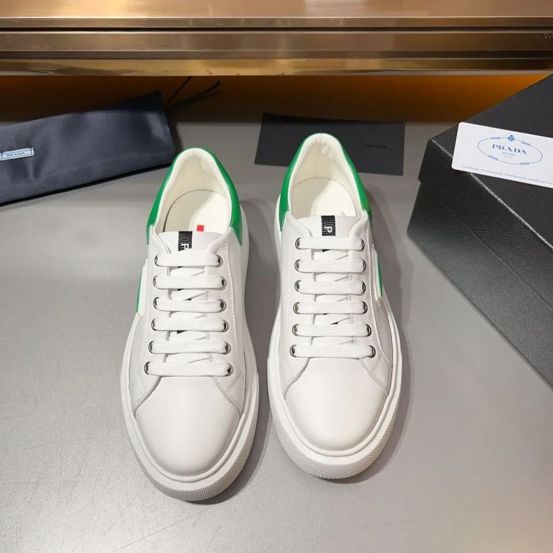 Flexible Prada Low Shoes 33907